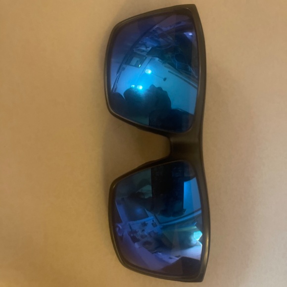 Costa Del Mar Fantail Matte Black/Blue Mirror Sunglasses  Costa Sunglasses